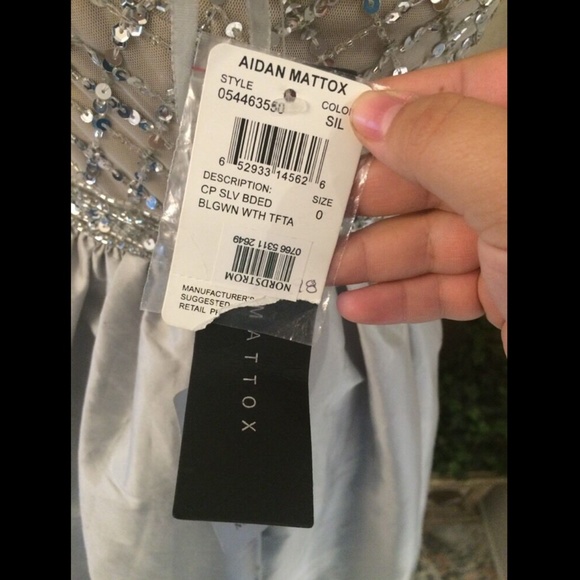 NEW Aidan Mattox [SZ 0‎ ] Embellished Bodice Taffeta Ballgown in Silver - Picture 12 of 16